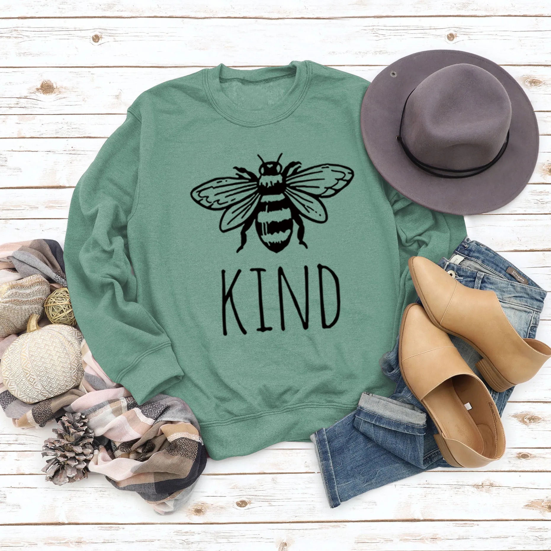 Kind Bee Alphabet Printing Autumn and Winter Backing Loose Large Long Sleeve Round Neck Sweater (women)