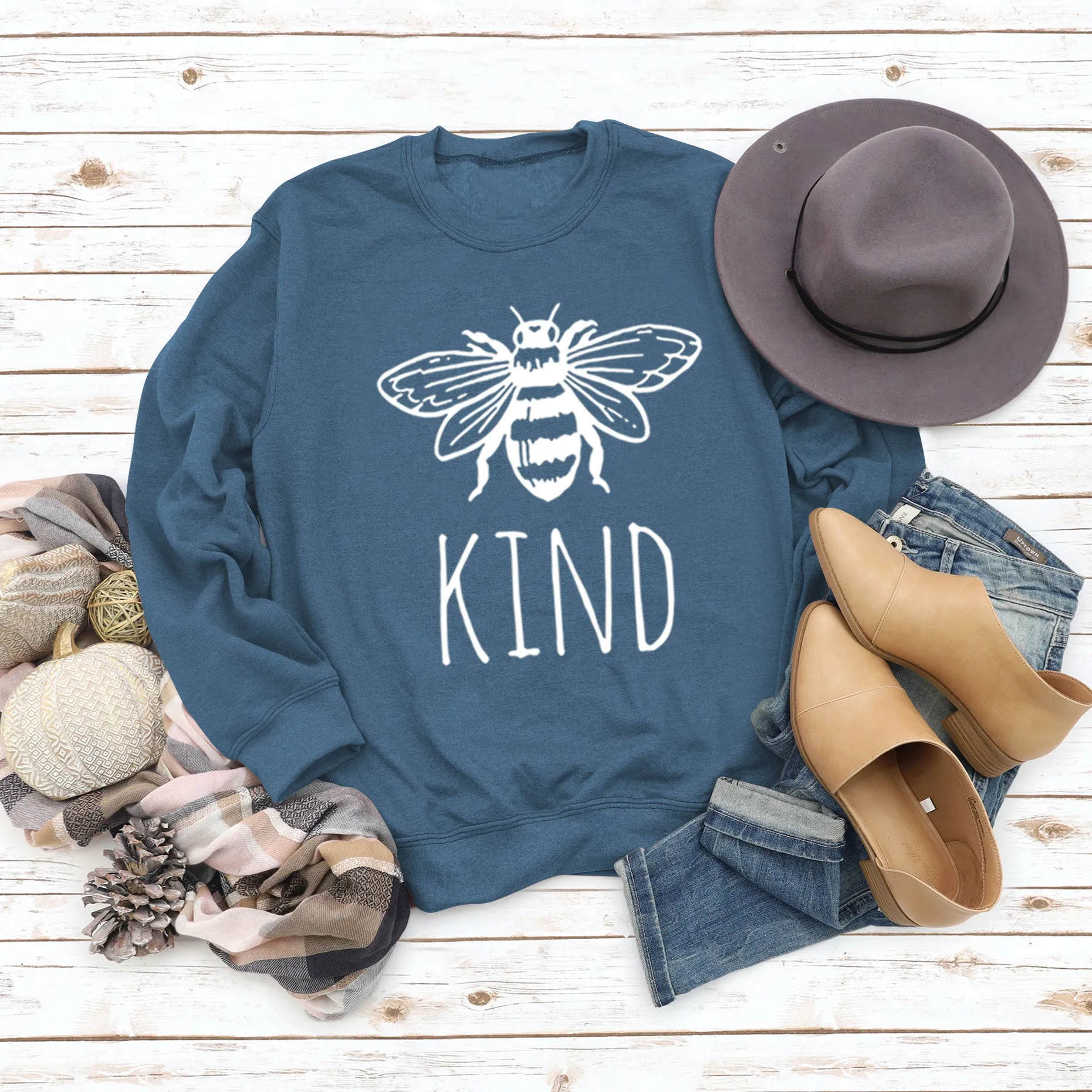 Kind Bee Alphabet Printing Autumn and Winter Backing Loose Large Long Sleeve Round Neck Sweater (women)